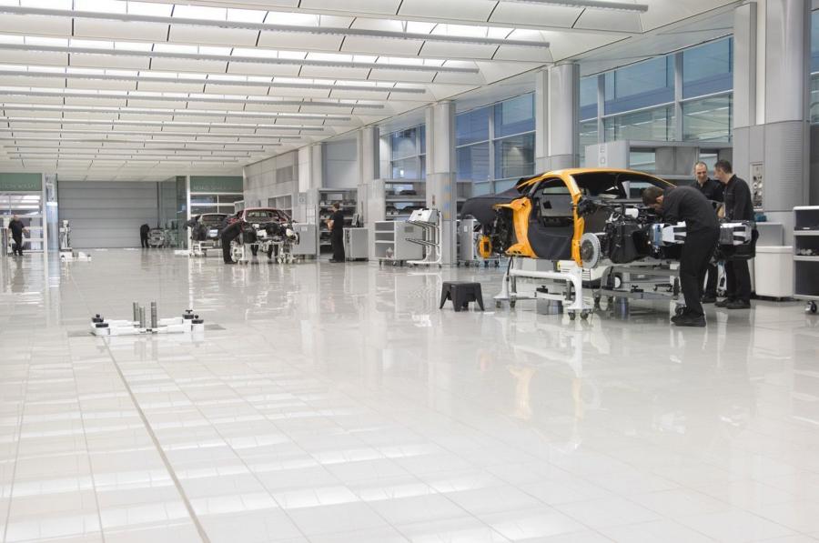  McLaren MP4-12C 2009 года  (фото 8 из 268)